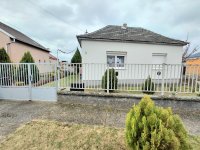 Eladó családi ház, Komáromban 55 M Ft, 2 szobás