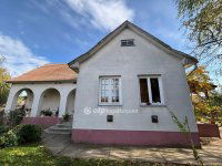 Eladó családi ház