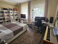 Eladó családi ház, XVIII. kerületben 289.9 M Ft, 11 szobás