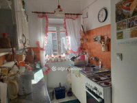 Eladó családi ház, Veszprémben 125 M Ft, 7 szobás