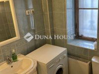 Eladó családi ház, Pécsett 499 M Ft, 6+1 szobás