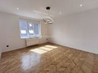 Eladó téglalakás, Pécsett 123 M Ft, 4 szobás