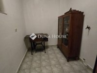 Eladó családi ház, Pécsett 76.9 M Ft, 4 szobás