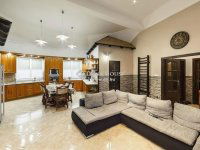 Eladó családi ház, Kecskeméten 119.8 M Ft, 5 szobás