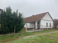 Eladó családi ház, Komádiban, Fő utcában 10 M Ft, 4 szobás