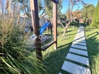 Eladó családi ház, Pécsett 129.9 M Ft, 6 szobás