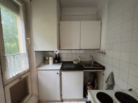 Eladó panellakás, Pécsett 32.5 M Ft, 2 szobás