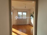 Eladó téglalakás, Szegeden 99.5 M Ft, 2 szobás