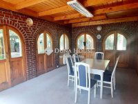 Eladó nyaraló, Sukorón 49 M Ft, 5 szobás / költözzbe.hu