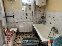 Eladó családi ház, Pápán 37.9 M Ft, 2 szobás