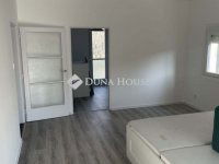 Eladó panellakás, Pécsett 57 M Ft, 2 szobás