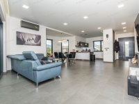 Eladó családi ház, III. kerületben 250 M Ft, 5 szobás