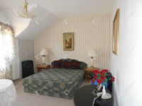 Eladó nyaraló, Hévízen 290 M Ft, 8 szobás