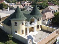 Eladó családi ház, Szekszárdon, Árpád utcában 150 M Ft