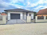 Eladó családi ház