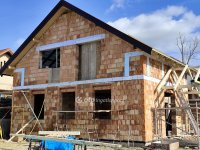 Eladó ikerház, Taksonyon 129.9 M Ft, 4+1 szobás