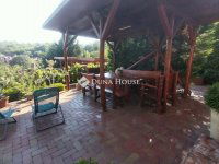 Eladó családi ház, Szentendrén 195 M Ft, 7 szobás