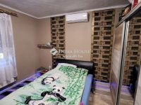 Eladó családi ház, Baracskán 127 M Ft, 8 szobás