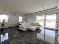 Eladó családi ház, Siófokon 249.9 M Ft, 6 szobás