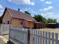 Eladó családi ház, Tiszapüspökin 27.99 M Ft, 4 szobás