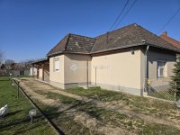 Eladó családi ház, Sárbogárdon 27 M Ft, 3 szobás
