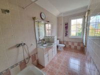 Eladó családi ház, Kápolnásnyéken 199 M Ft, 6 szobás