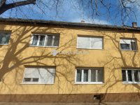 Eladó téglalakás, Dombóváron 33.5 M Ft, 3 szobás