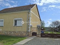 Eladó családi ház, Döbröközön 22.9 M Ft, 3 szobás