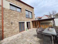 Eladó családi ház, Veszprémben 185 M Ft, 4 szobás