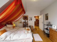 Eladó családi ház, Szadán 350 M Ft, 8 szobás