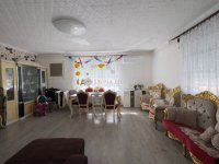 Eladó családi ház, Bakson 82 M Ft, 6 szobás