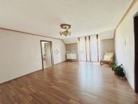 Eladó családi ház, Szigetszentmiklóson 255 M Ft, 7 szobás