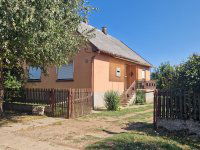 Eladó családi ház