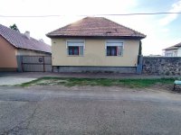Eladó családi ház, Apcon 29.9 M Ft, 3 szobás