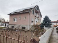 Eladó családi ház