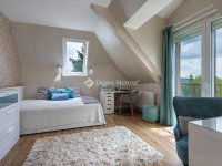 Eladó családi ház, II. kerületben 294.9 M Ft, 6 szobás