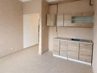 Eladó téglalakás, Komlón, Zrínyi téren 50 M Ft, 4 szobás