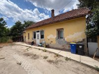 Eladó családi ház, Törtelen 8 M Ft, 2 szobás