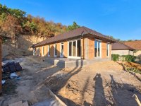 Eladó ikerház, Mendén 83.3 M Ft, 3 szobás / költözzbe.hu