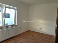 Eladó téglalakás, Velencén 89.7 M Ft, 4 szobás