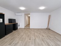 Kiadó üzlethelyiség, Nyíregyházán, Juhász Gyula utcában