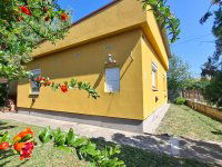 Eladó családi ház, Szigetszentmártonban 64.9 M Ft, 2 szobás