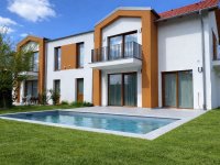 Eladó ikerház, Balatonfüreden 189 M Ft, 5 szobás