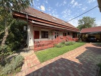 Eladó családi ház, Cegléden 89.9 M Ft, 5 szobás