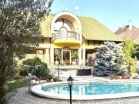 Eladó családi ház, XVI. kerületben 359 M Ft, 7 szobás