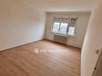 Eladó panellakás, Dunaújvárosban 33.5 M Ft, 1+1 szobás