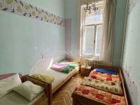 Eladó téglalakás, VI. kerületben 200 M Ft, 8 szobás