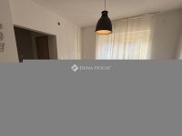 Eladó családi ház, Pécsett 97.9 M Ft, 7 szobás