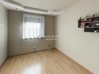 Eladó családi ház, Kecskéden 154.9 M Ft, 5 szobás
