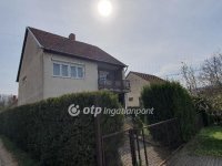 Eladó családi ház, Ajkán 65.9 M Ft, 3+1 szobás